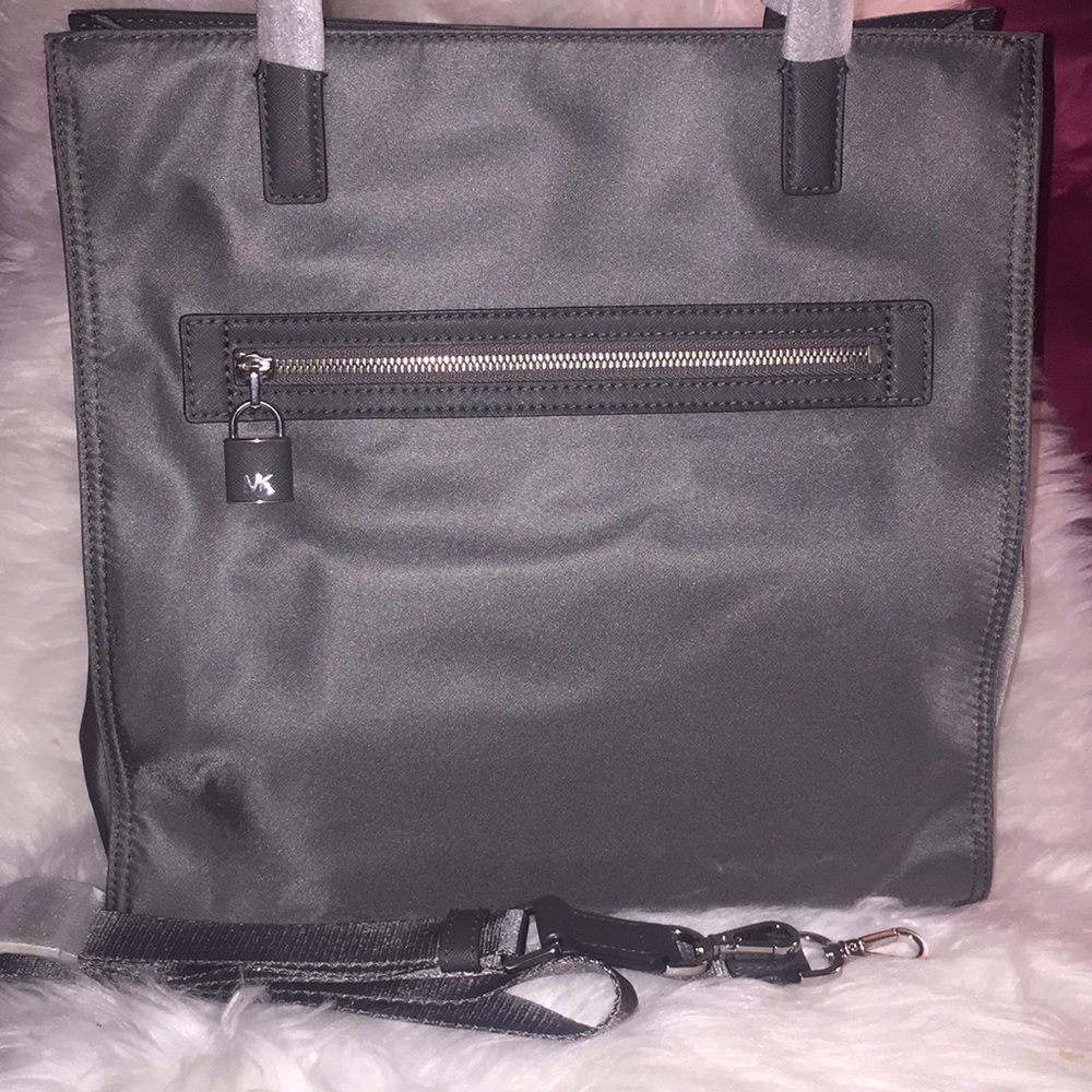 💞👜Michael Kors Large Janie tote handbag👜💞 - Picture 2 of 8